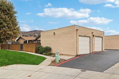 10220 Princess Sarit Way, Santee, CA 92071 - photo 4