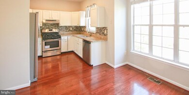 2473 Clover Field Cir, Herndon, VA 20171 - photo 7