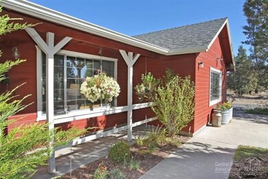 23013 Chaparrel Ct, Bend, OR 97701 - photo 3