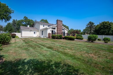 420 Narrow Ln, Orange, CT 06477 - photo 3