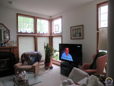 3525 SW Willow Brook Ln, Topeka, KS 66614 - photo 2