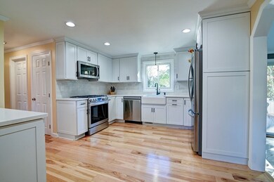 35 Blackberry Fields Rd, Dracut, MA 01826 - photo 2