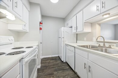 3800 Sherwood Ln unit 132, Houston, TX 77092 - photo 2