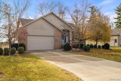 10250 Mill Pointe Dr unit 7, Goodrich, MI 48438 - photo 4