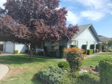 1847 Hannah Way, Grants Pass, OR 97527 - photo 3