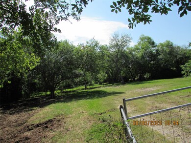 17501 Debbie Dr, Pearland, TX 77584 - photo 2