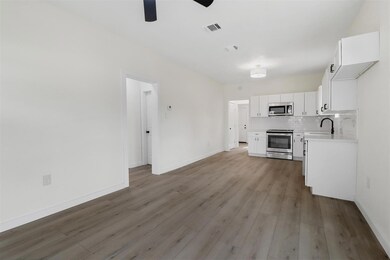 1320 E Garnett St, Gainesville, TX 76240 - photo 3