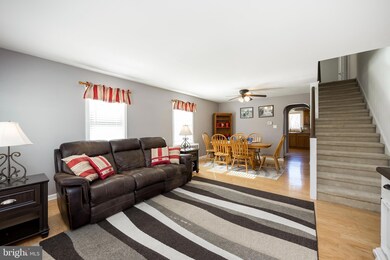 253 E Summit St, Souderton, PA 18964 - photo 4