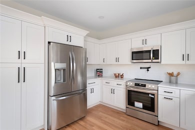 27 Holly St, East Providence, RI 02915 - photo 4