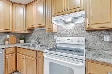 49 Showers Dr unit W203, Mountain View, CA 94040 - photo 6