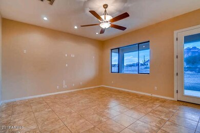 1879 N Hilton Rd Apache-small-008-6-Livi