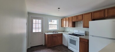 213 Manzella Ct unit 215, Rockland, MA 02370 - photo 3