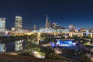 Enjoy the nashville nightlife and outdoor concerts downtown!