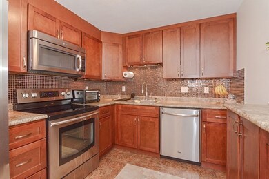 12 Williamsburg Ct unit 13, Shrewsbury, MA 01545 - photo 4
