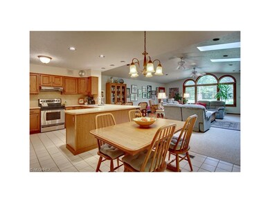 large eat in kitchen offers built in island for se