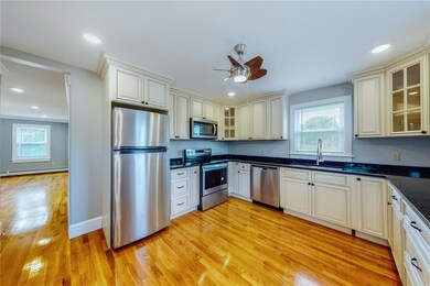 3 Fir St unit 3, Newport, RI 02840 - photo 3