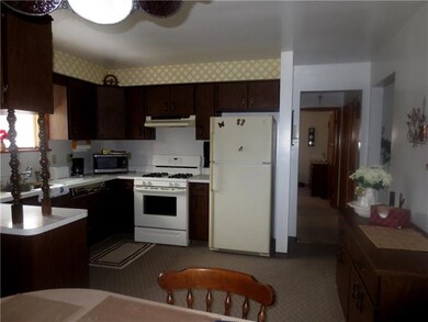 Spacious Eat In Kitchen with plenty of countertops