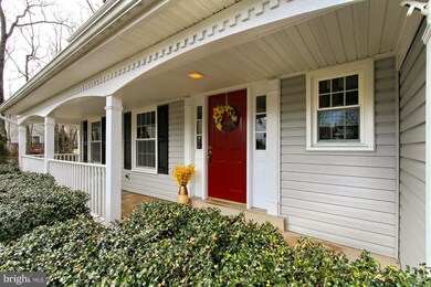 4304 Poplar Branch Dr, Chantilly, VA 20151 - photo 2