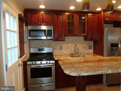 526 Lucia Ave, Baltimore, MD 21229 - photo 6