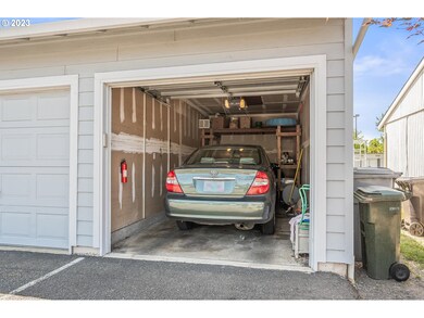 235 SE 3rd Ave, Canby, OR 97013 - photo 5