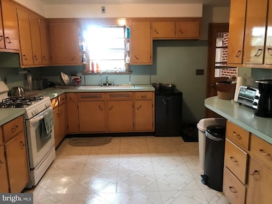 218 Mill Rd, Hatfield, PA 19440 - photo 6