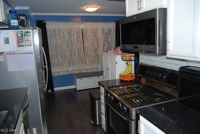 4567 Canterbury Rd, North Olmsted, OH 44070 - photo 7