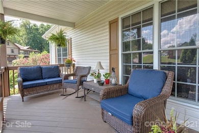 136 S Willow Brook Dr, Asheville, NC 28806 - photo 2