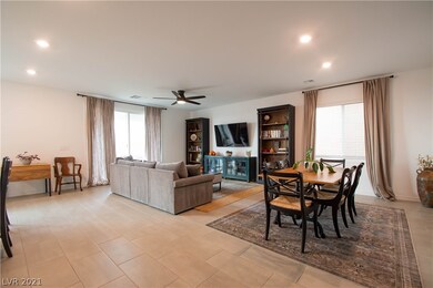 Living Room/Dining Area