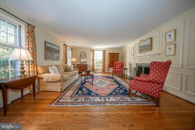 653 Clovelly Ln, Devon, PA 19333 - photo 4