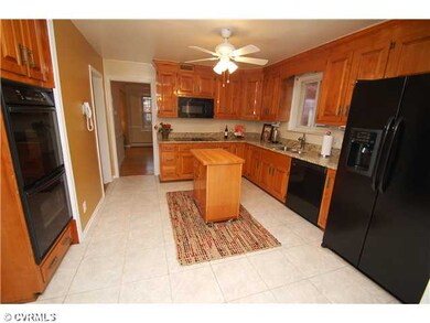Kitchen - Spacious and sunny updated kitchen with 