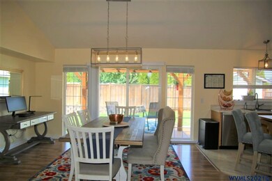 585 Pine Ct, Creswell, OR 97426 - photo 7