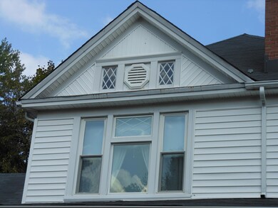 006 Detail on Exterior