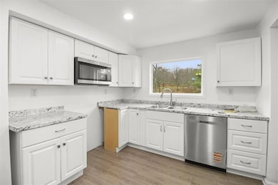 11800 Henry St, Sugar Creek, MO 64054 - photo 7