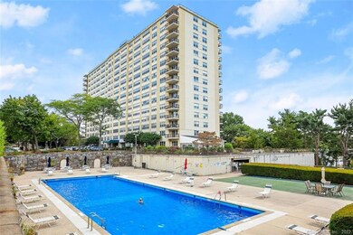 Embassy Towers unit 6M, Bridgeport, CT 06604 - photo 3