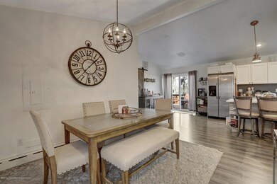 07-Breakfast Area