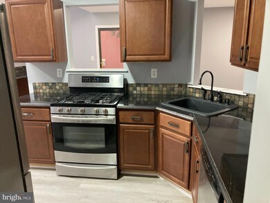 102 Riverbend Dr, North Brunswick, NJ 08902 - photo 7