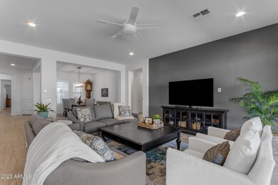 Bright Spacious Greatroom