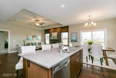 9635 Marnewood Dr, Johnston, IA 50131 - photo 4