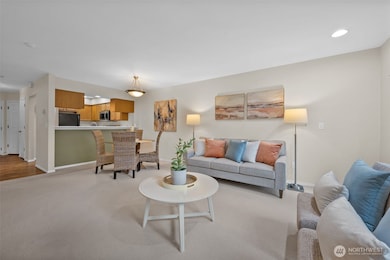 22638 44th Ave W unit 6, Mountlake Terrace, WA 98043 - photo 6