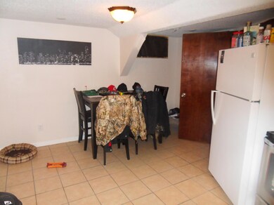 Basement kitchen w/ dinning<|><|>