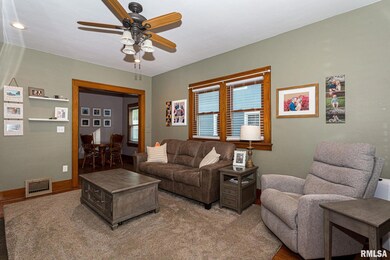1136 E Dover Ct, Davenport, IA 52803 - photo 5