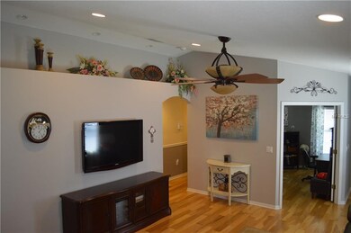 10212 Perthshire Cir, Land O Lakes, FL 34638 - photo 6