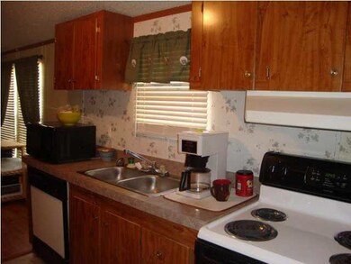 All appliances stay!
