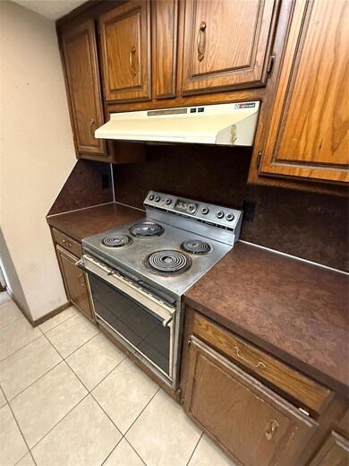 608 SW 23rd St, Moore, OK 73160 - photo 6