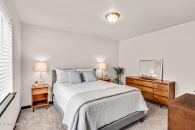10-web-or-mls-Evi Golub-09