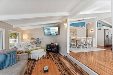 8-print-03_Interior