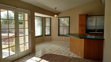 Dining & Kitchen