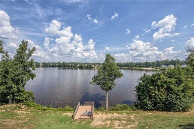 YOUR OWN DOCK OVER LOOKING THE LAKE!!!!