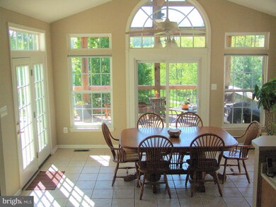 639 Tanglewood Dr, Sykesville, MD 21784 - photo 5