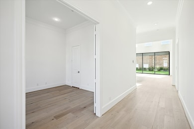 Study/bedroom/formal living on the left as you ent